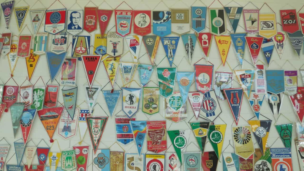 RETRO výstava 70. a 80. let - vlaječky 01