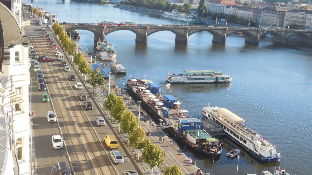 RETRO výstava 70. a 80. let - Tančící dům, výhledy 01