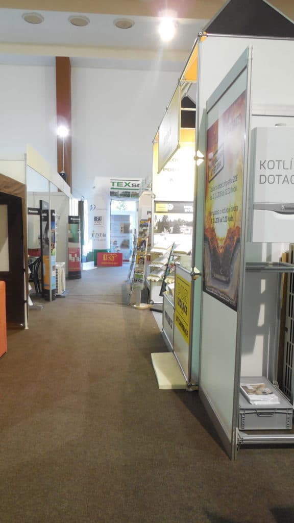 21. stavební výstava Pardubice - podzim 2016 - interiér - ulička