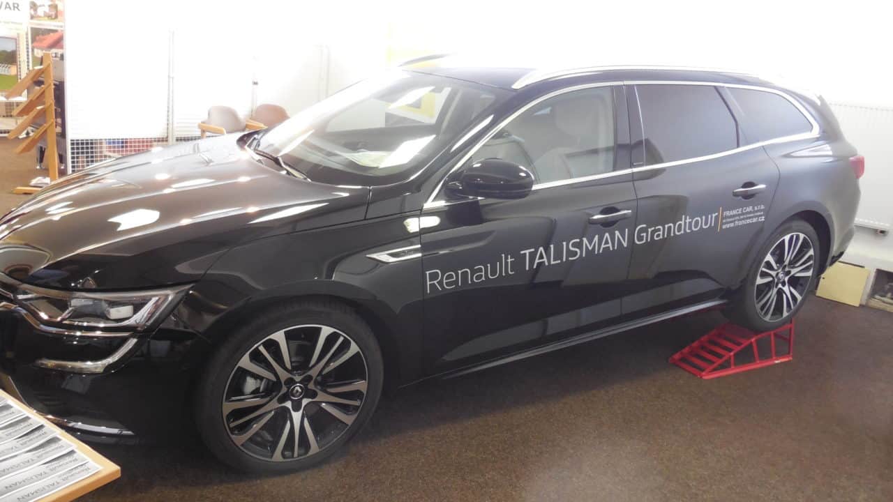 21. stavební výstava Pardubice - podzim 2016 - interiér - Renault Talisman 01