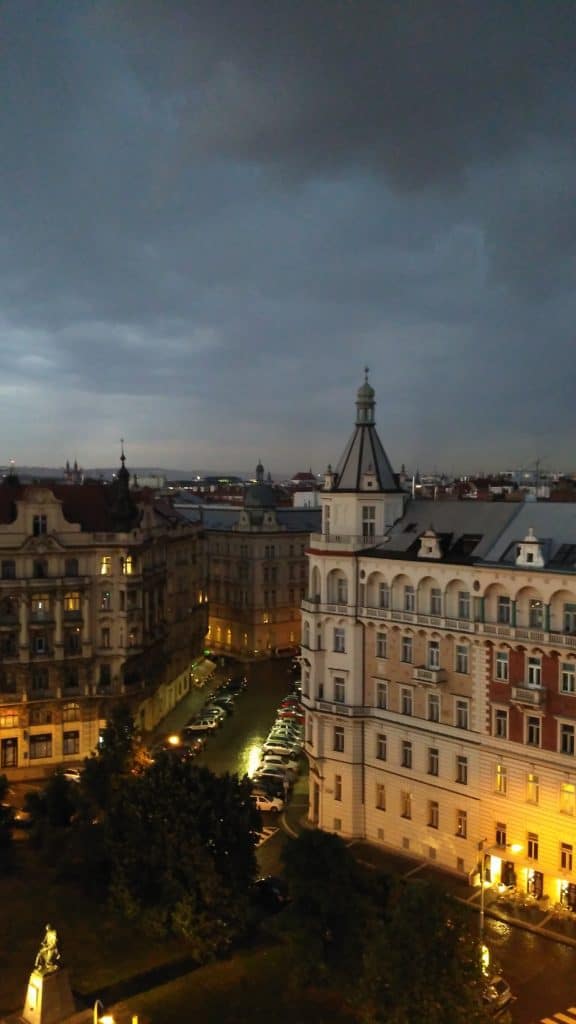 RETRO 70. a 80. let - výstava - výhledy Tančící dům, noc - 01