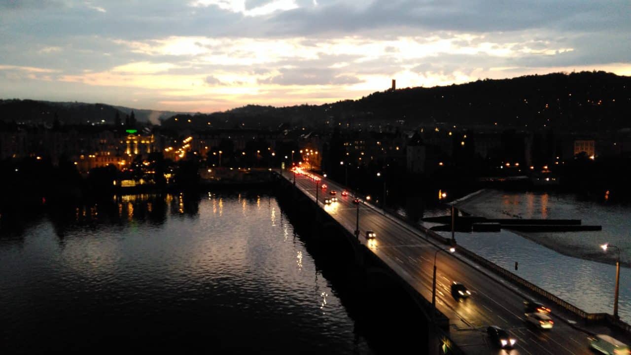 RETRO 70. a 80. let - výstava - výhledy Tančící dům, noc - 04