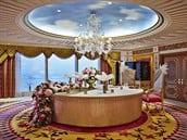 padesat-odstinu-prepychu-jak-vypada-noc-v-hotelu-za-300-tisic-idnes-cz-cestovani-4-12-2016