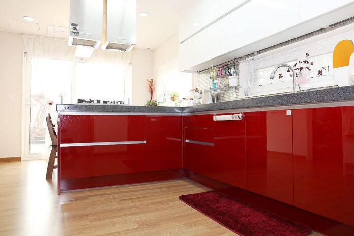 Kuchyně v červené barvě, ilustrační foto (Pixabay)