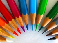 Spolupráce – barevné tužky jako různé obory