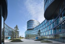 Oceňovaná Aviatica v Jinonicích se skly Guardian