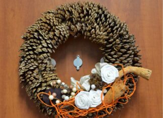 Připněte kus Vánoc na dveře – elegantně Adventní věnec na dveřích