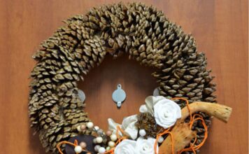 Připněte kus Vánoc na dveře – elegantně Adventní věnec na dveřích
