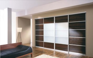 Kvalitní skříň levně? Víme jak na to!