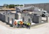 3D tisk nebo robotická stavba domu? Po 6000 letech se stavební technologie mění FBR hadrian X - postavený dům