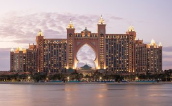 Atlantis Dubai – kouzlo českého křišťálu v podmořském světě Preciosa Lighting - Atlantis the Palm Dubai Hotel