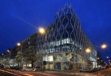 Na návštěvě v The Flow Building v Praze před otevřením – osvětlení The Flow Building Praha - noční pohled na budovu