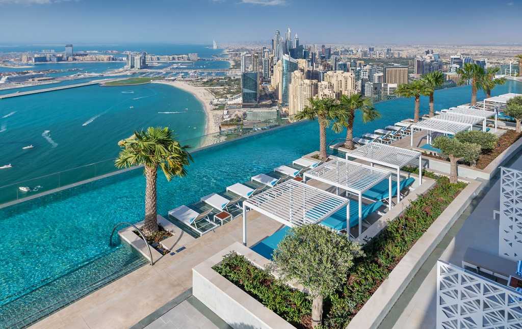 The Address Beach Hotel - výhledy na Dubaj a The Palm Jumeirah (ve dne)