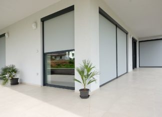 10 kroků – jak se montují stínící rolety – fotoreportáž Kontrola funkčnosti rolety - Climax (14)