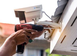 Domy v Česku hlídají častěji kamery s umělou inteligencí, cena klesá TORLIN instalace kamery
