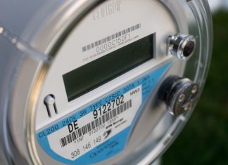Chytré měřáky a chytré sítě umožní efektivněji nakládat s energiemi Chytrý měřák elektřiny (electricity smart meter) (Pixabay)