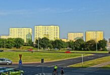Byty dále zdražovaly, dle regionu meziročně o 16 – 61 procent Panelové domy na sídlišti - ilustrační foto (Pixabay)