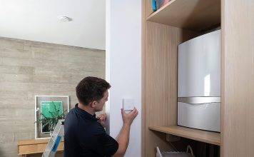 Rizika vytápění: 25 % Čechů si myslí, že ucítí únik oxidu uhelnatého Hlásič oxidu uhelnatého Honeywell u plynového kotle
