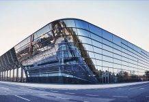 Architektura Zahy Hadid a moderního skla v NürnbergMesse NürnbergMesse (foto 52523062725)