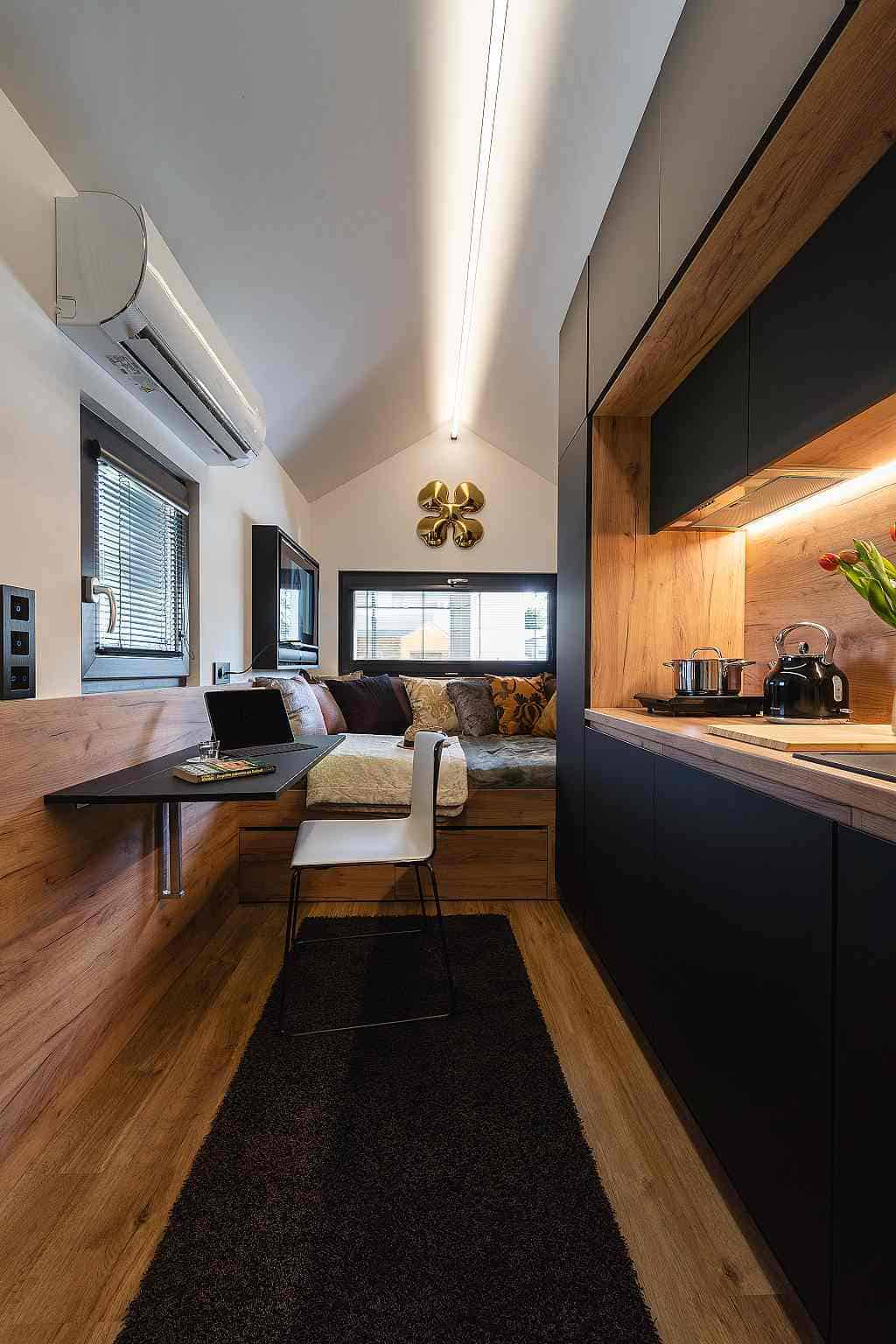 DomeCzech pohled od kuchyně ke spací části