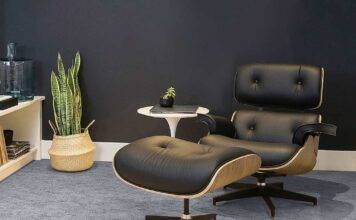 Rekonstrukce podlahy může být rychlá a nemusí být drahá Koberec na podlaze v interiéru s křeslem (K+K koberce)