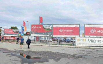 Na návštěvě stavebních veletrhů For Arch a For Interior 2023 For Arch a For Interieo 2023 - exteriér vstup a billboardy