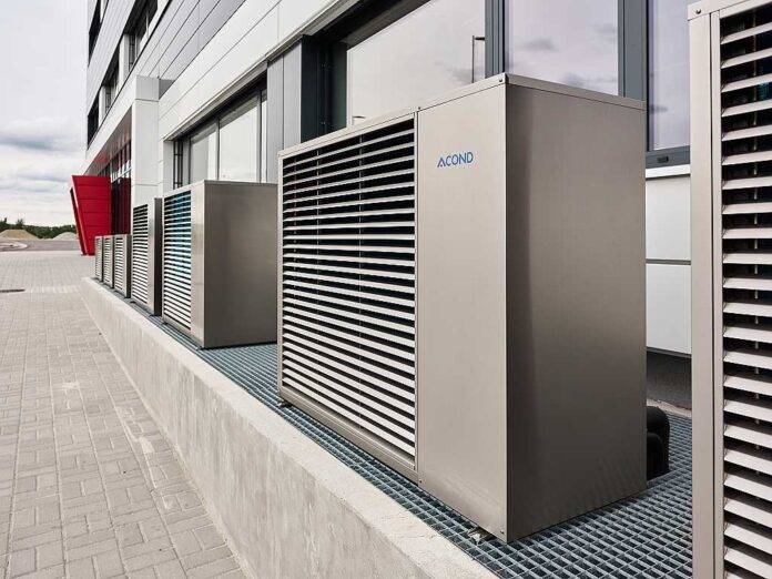 Tepeln8 4erpadla Acond instalovan8 o bztov0ho domu nebo firemn9ho objektu