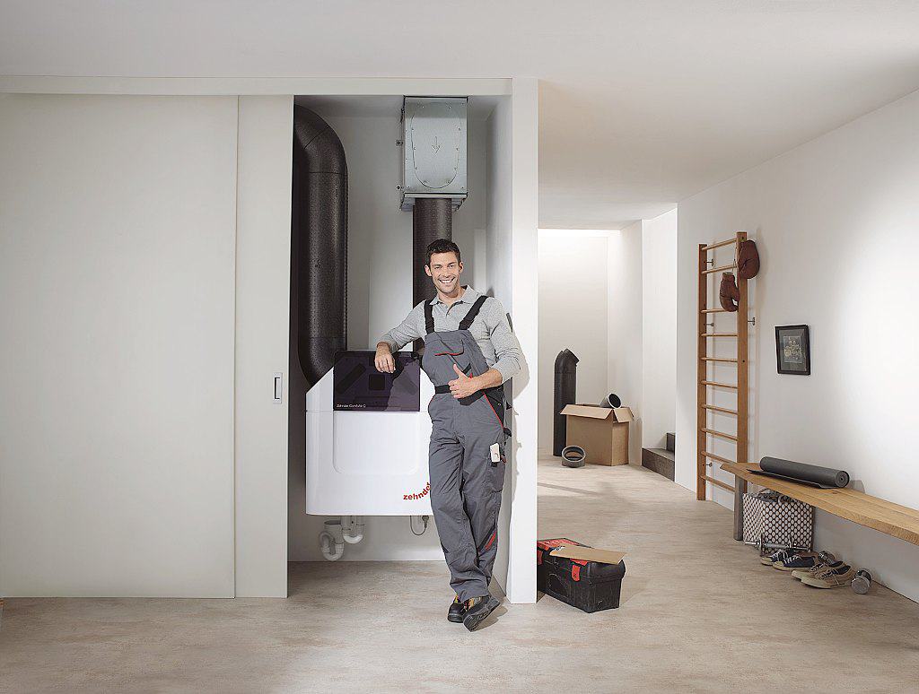 Řízené větrání Zehnder - větrací jednotka ComfoAir Q 350TR a instalatér