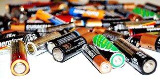 Velký průvodce světem baterií k mezinárodnímu dni baterií (18. února) Různé druhy AA baterií (foto battery-22119 z Pixabay)
