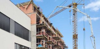 Pád českého stavebnictví se prohloubil, červnová produkce klesla o desetinu Stavebnictví stavba bytový dům, pardubice