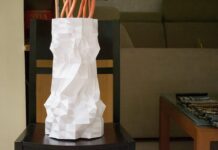 Brýle, židle i bytové doplňky – díky 3D tisku roste masová výroba „na přání“ 3D tisk - váza (Shutterstock)