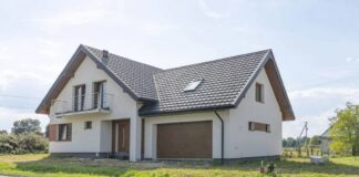 Jak vybrat střechu, která vydrží celý život domu Plechová střecha na rodinném domě
